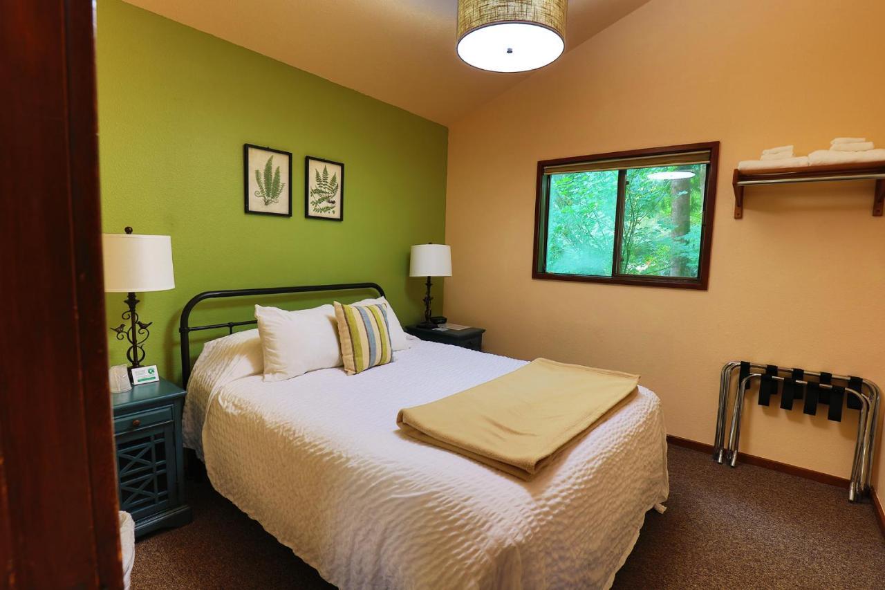 Silver Falls Lodge & Conference Center Sublimity Екстериор снимка