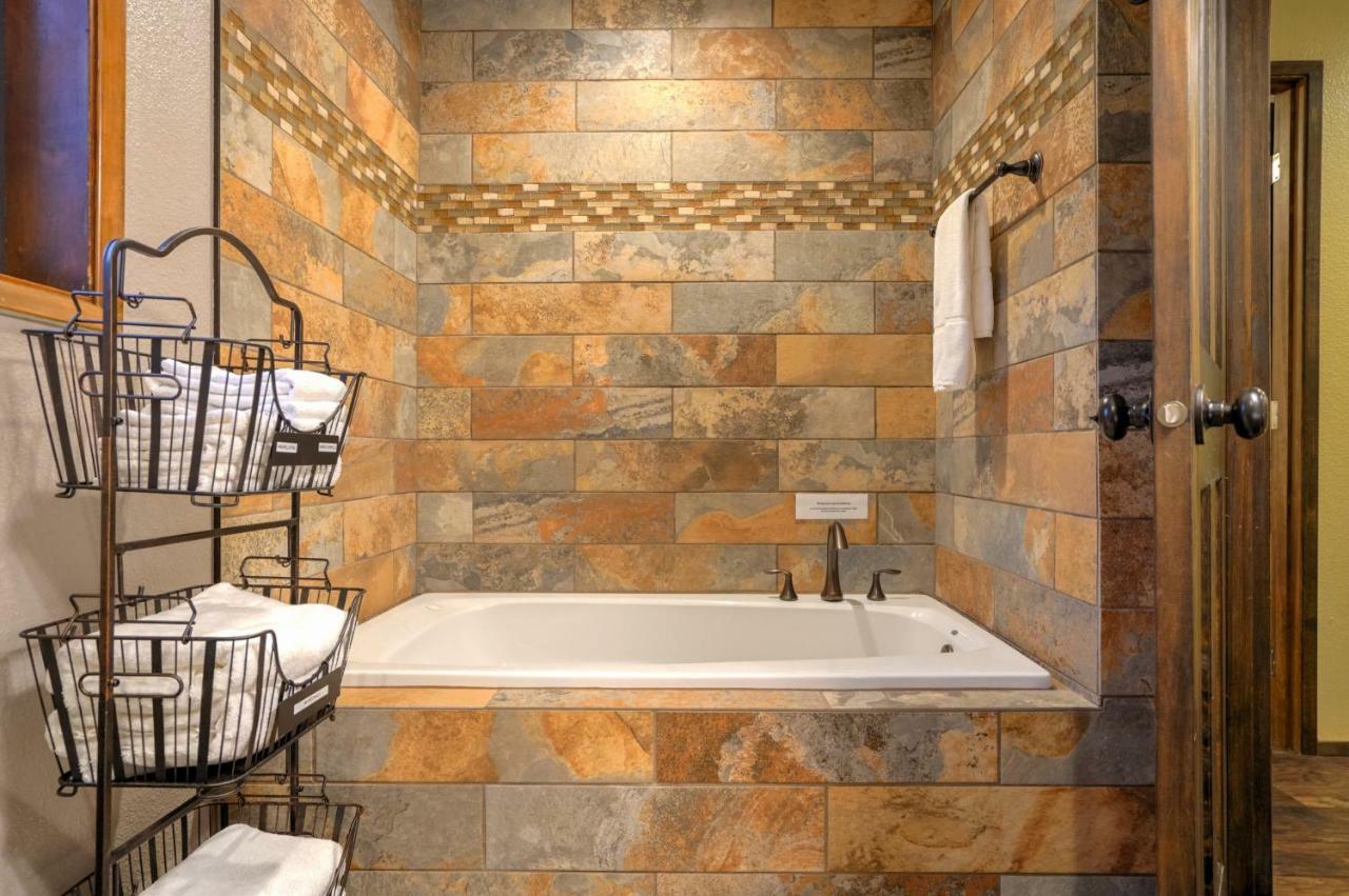 Silver Falls Lodge & Conference Center Sublimity Екстериор снимка